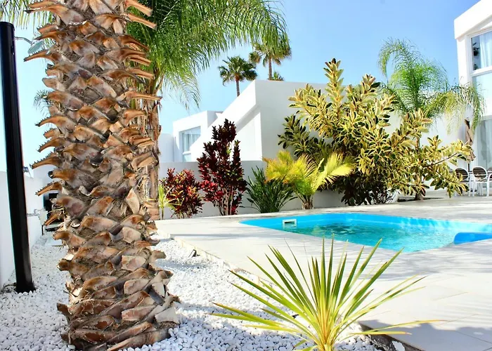 Carla - 3bdr + 3bath In Amarilla Golf Villa