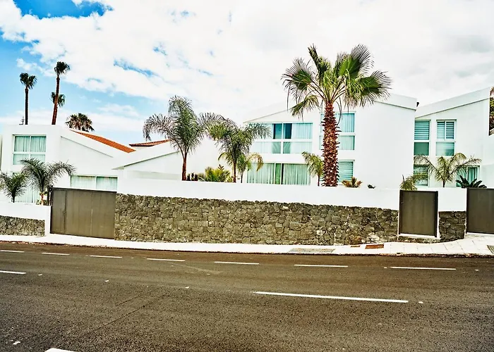 Carla - 3bdr + 3bath In Amarilla Golf